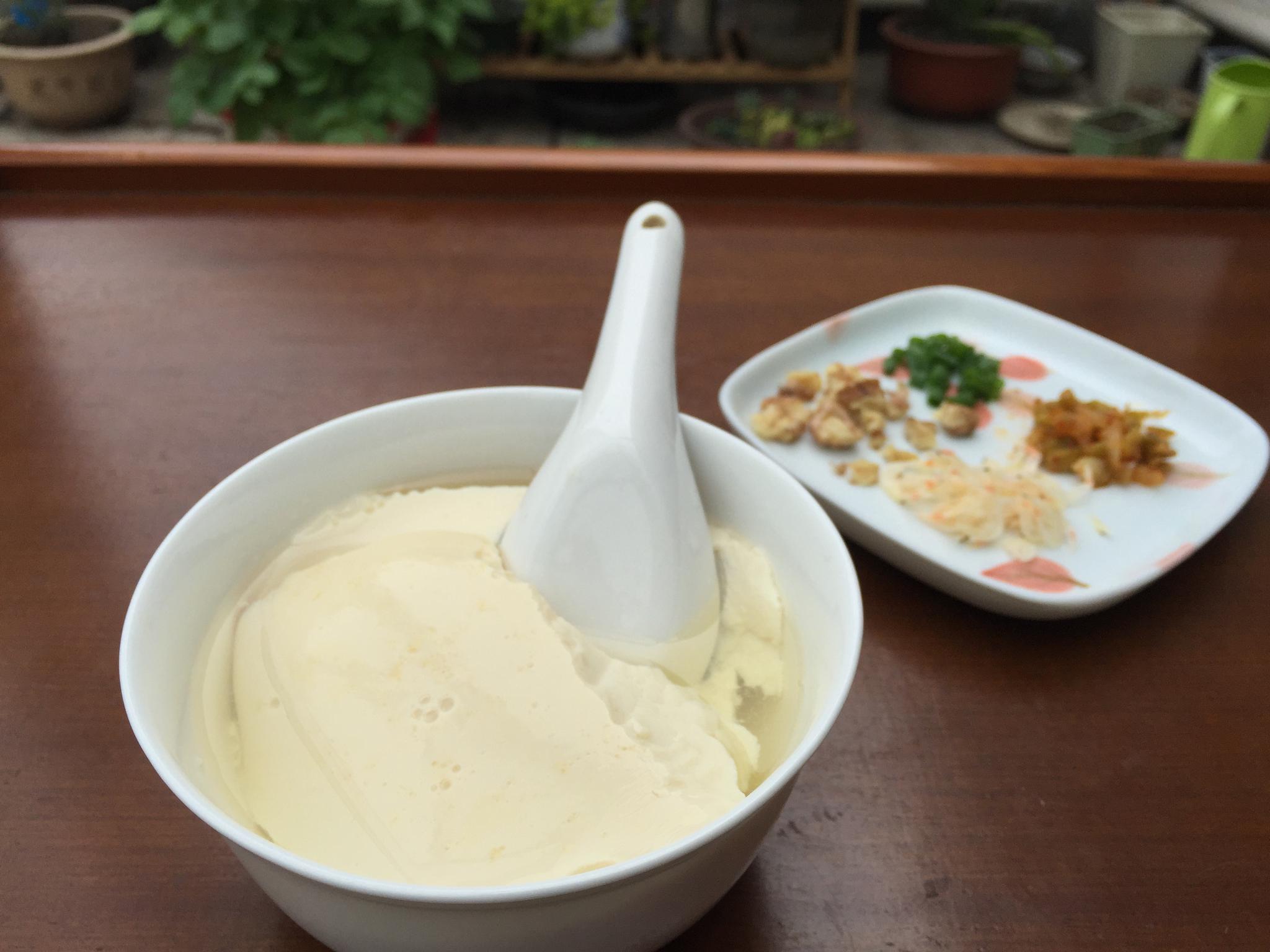 豆腐脑就是很嫩的内脂豆腐