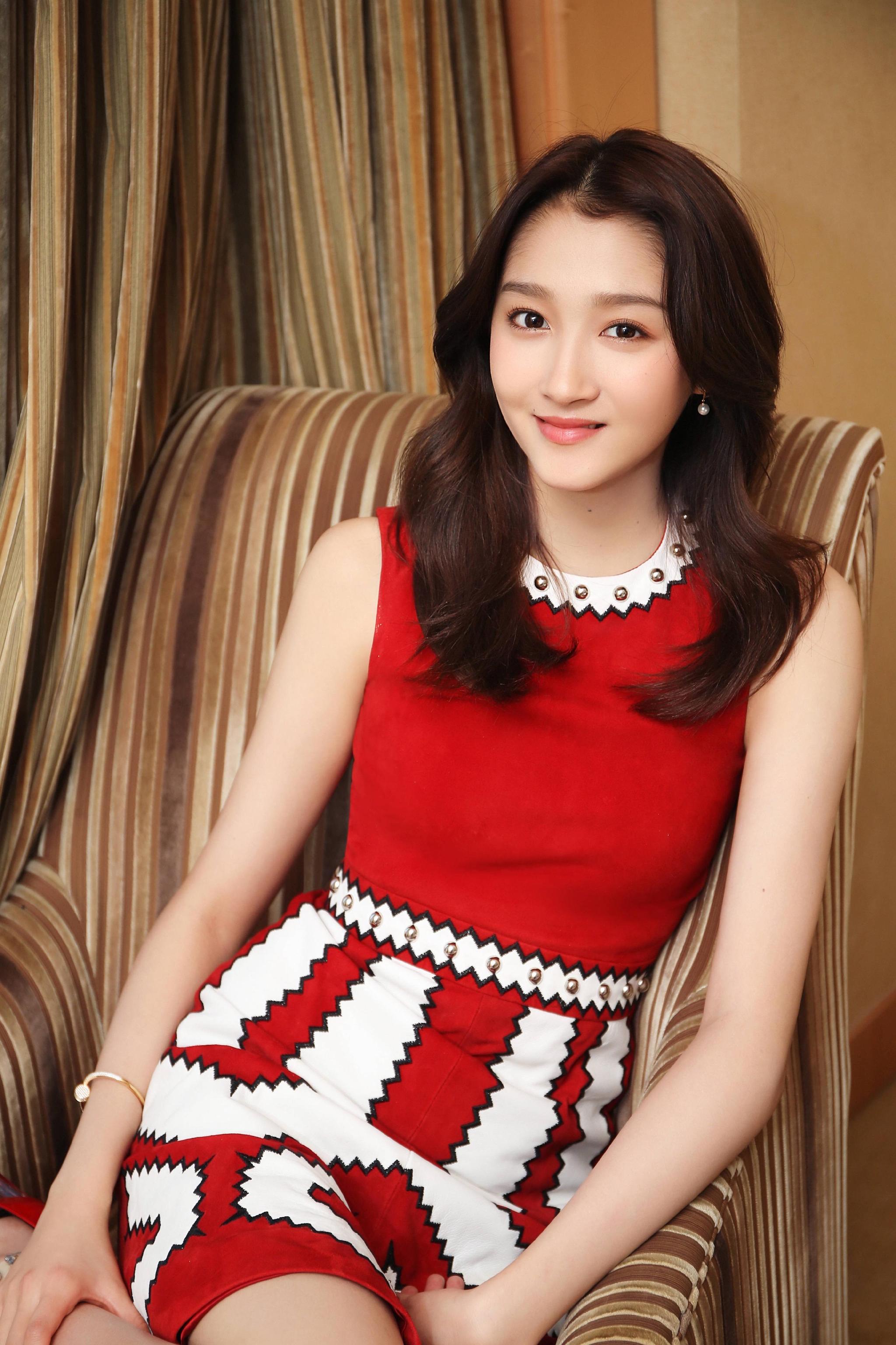 关晓彤生日照片