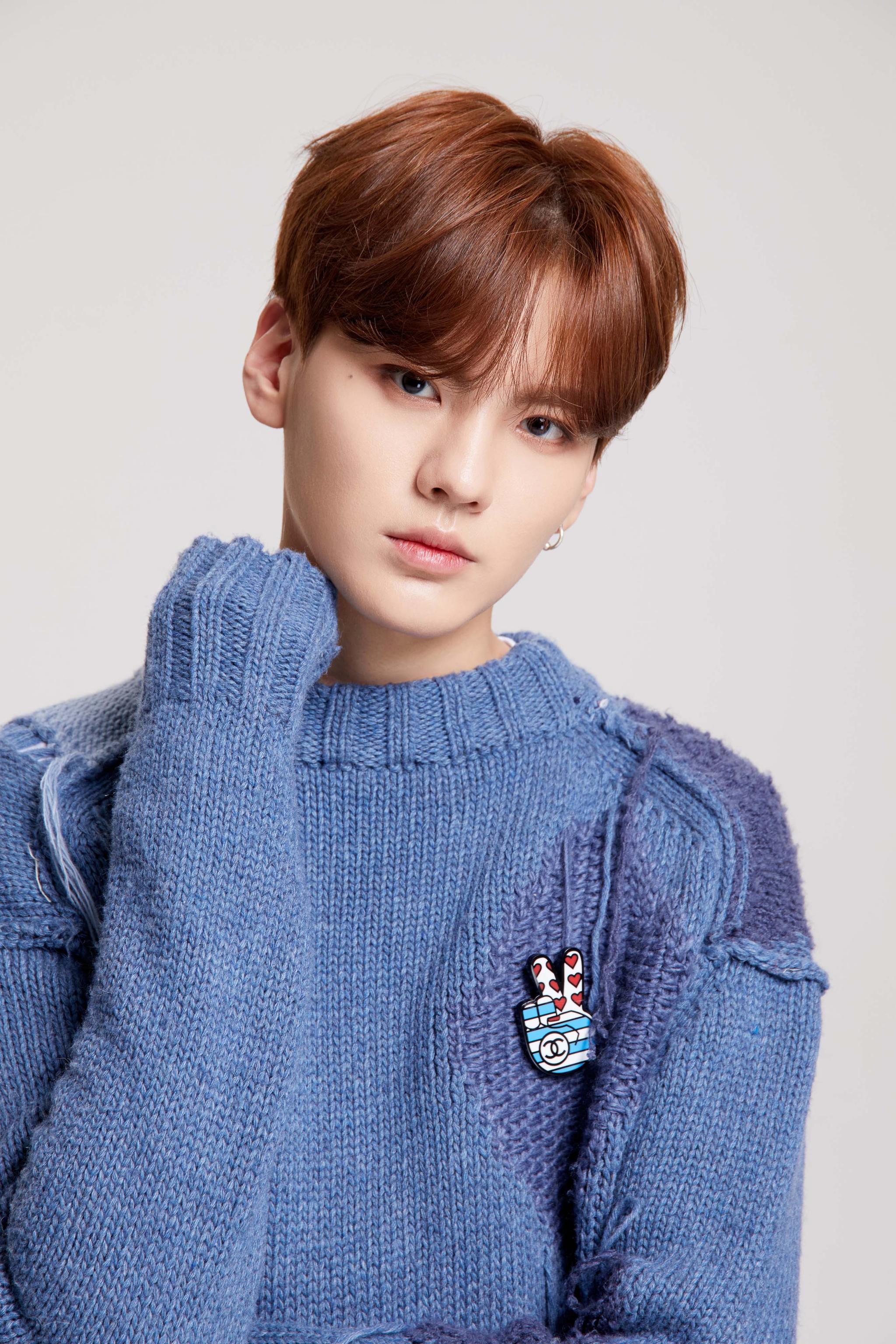 乐华娱乐练习生写真曝光 青春洋溢星味十足