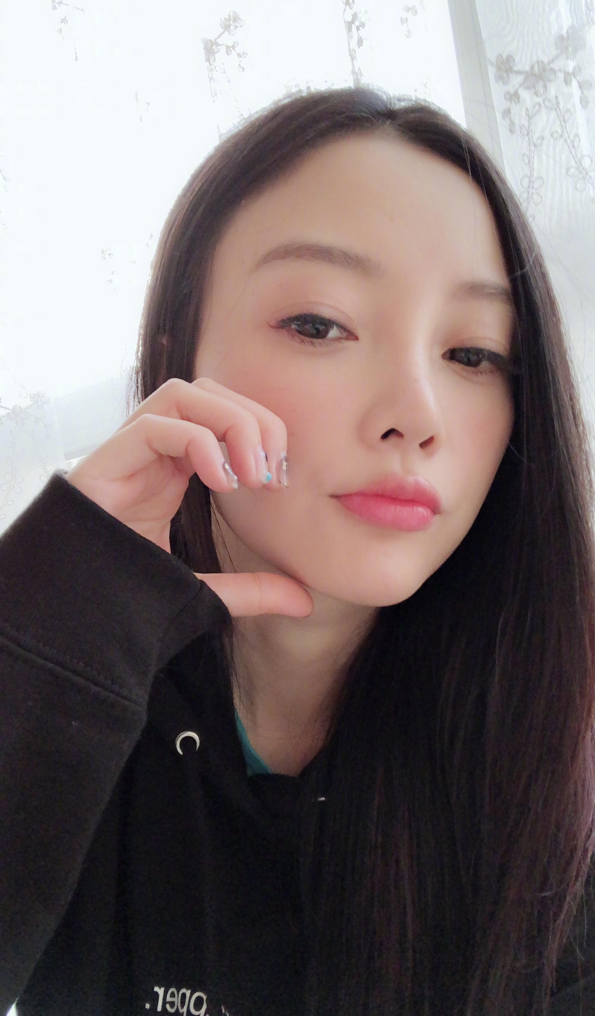 李小璐发两条微博试水成功了?现在开始要拍摄