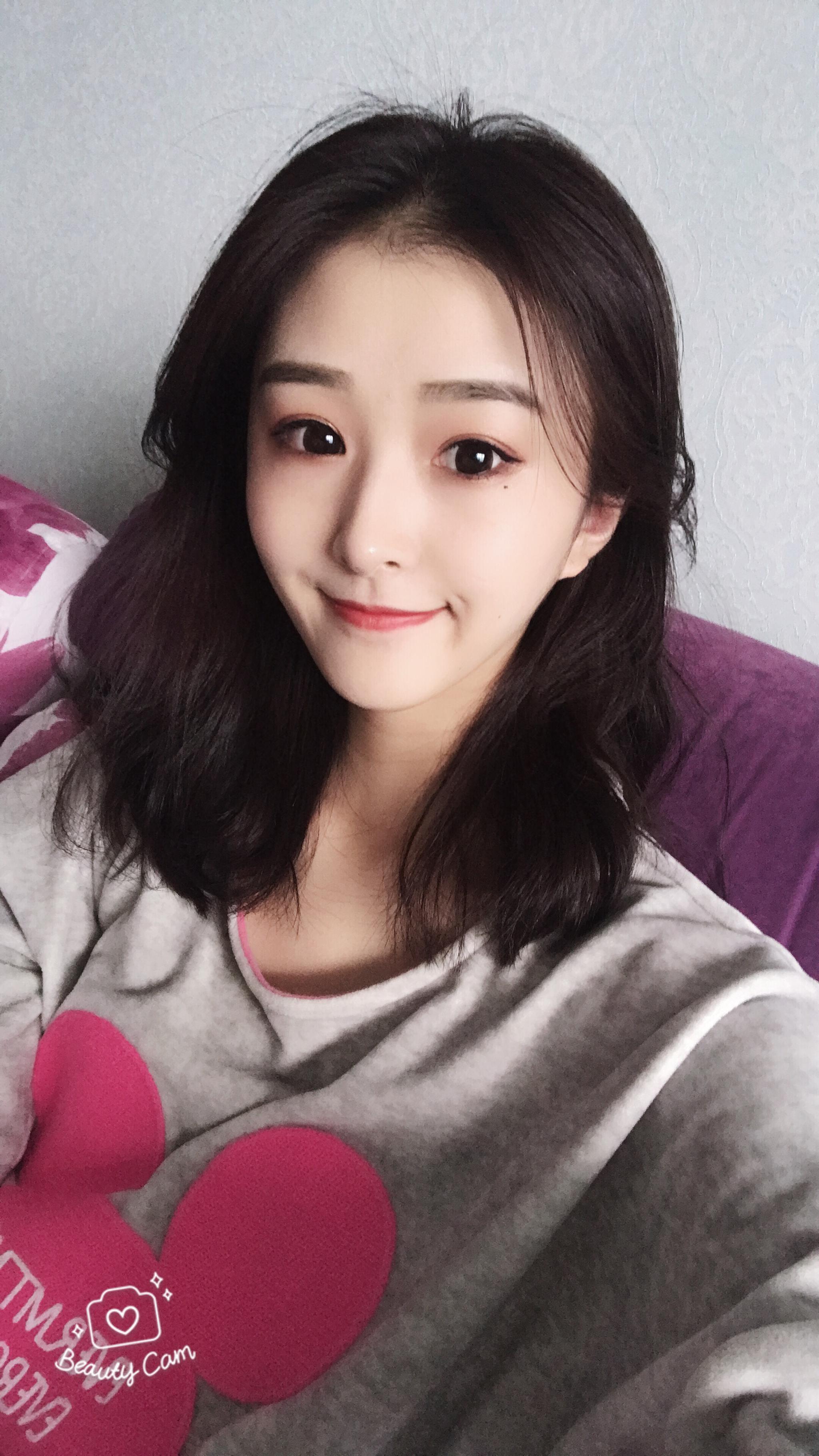 校花美女 王楠,天津师范大学表演系,年龄19岁,