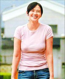 盘点八字奶下垂仍性感诱人的8大女星