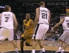 NBA欠你们一座奥斯卡奖, 保罗 韦德 假摔动作太浮夸！