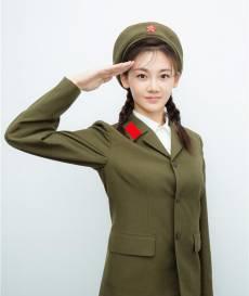 正文                七四式军服三军女军人夏季佩戴无沿帽,并发放