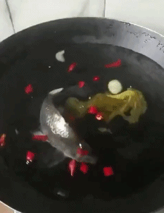 搞笑趣图:是不是过年后,美人鱼都吃胖了