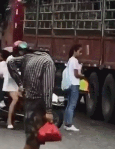 树:不好意思不是故意的 段子 有个朋友第一次勤工俭学在公园里卖冰棍