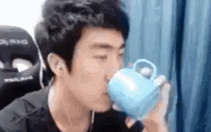 uzi,大司马,骚男,pdd,电竞四大喝水主播,看一次笑一次