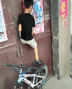 搞笑图片内涵段子: 妈妈, 你怎么喂我吃这种东西呀!