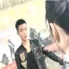 ▶女董事长穿破棉袄买车，被卖车小伙瞧不起，结果一个电话...