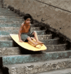 真是初生牛犊不怕虎呀!啥危险游戏都敢尝试!估计残了