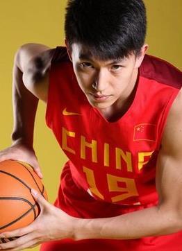 刘晓宇荣获cba第一帅哥之称，好友爆料其女友众多