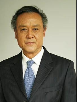 达式常:一位英俊儒雅的演员 艺术道路上风采依旧
