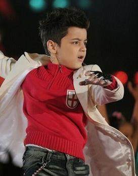 童星阿尔法近照头发稀疏,20岁就秃顶了?真是太