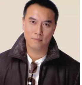 张光北同学，誉为黄金配角，妻子重病不离不弃，被观众称为好丈夫