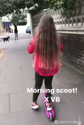 小七长发及腰骑滑板车摩擦摩擦，可在它面前小七和罗妞只是配角！