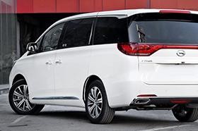 这新车轴距3米比奥德赛大一圈，2.0T+6AT起步17.68万，GL8悬了