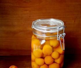 用杏子泡酒,经常喝一喝身体会有不错变化