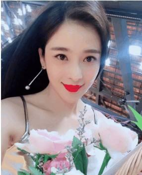 赵韩樱子走红毯,零下6℃还穿吊带裙!网友:晕倒的那一刻真尴尬