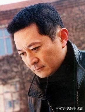 赵本山在东北为什么无人敢惹？全靠他们四个，个个来历不凡！