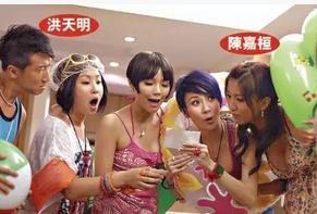 洪金宝儿子出轨，妻子背后的妥协让步到底藏了什么婚姻秘密？