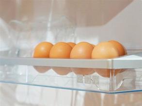 鸡蛋万不要直接放进冰箱, 正确摆放姿势应该是