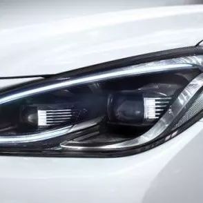 男左女右“眉目传情”，睿骋CC预售爆棚！