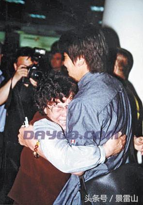 中国足坛6大感人瞬间，李玮峰2次上榜，总有一精神让你泪流满面