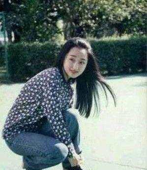 看了杨钰莹年轻时的照片，才明白她为何值得全国男人的跪求！