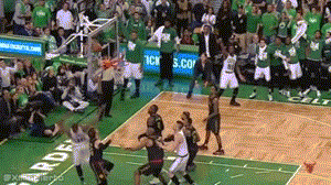 NBA欠你们一座奥斯卡奖, 保罗 韦德 假摔动作太浮夸！