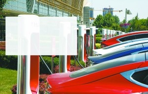 新能源二手车陷低残值尴尬 百万特斯拉3年残值仅3成