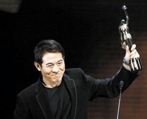 中国功夫皇帝片酬4亿，拥有辆千万超跑，可惜已不是中国人！