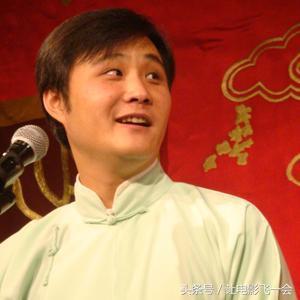 德云社在何云伟没走的时候他也是大师兄，后来才被郭德纲“扶正”