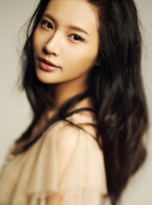 她在坐月子时被家暴,27岁离世1岁孩子却成了孤