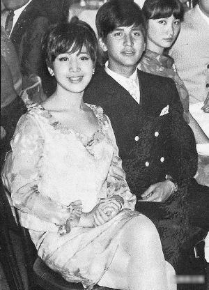 长房的4个孩子里,有赌王的长子和长女,大女儿何超英年轻时候长得很美