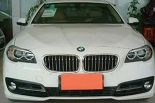 汽车：二手车宝马5系便宜12万，外表光鲜，带有天窗