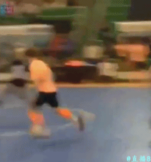 看见这样踢足球的鹿晗,不要再说他娘炮,不比国足踢的