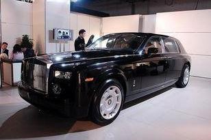 细数中国最有名的七位女富豪的座驾，座驾最豪华的那位最让人敬佩