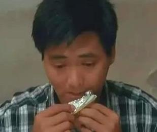 扮演傻子的演员,郑则仕还不是最厉害的,最后一