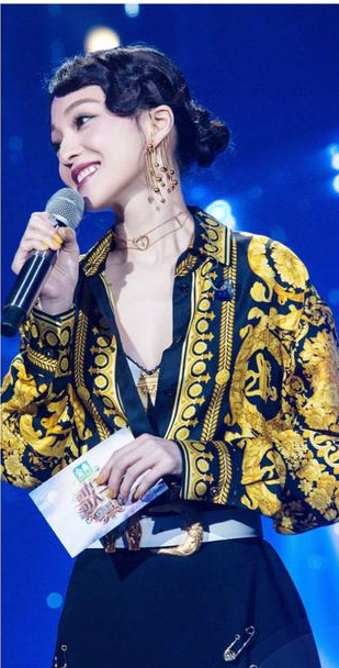 张韶涵《歌手》第八期造型,唱得和穿得都很精