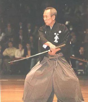 世界三大名刀之一日本武士刀的摆放及佩戴礼节简述