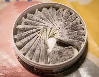 唇烟才是最性感的吸尼古丁方式