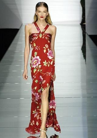 农村人穿衣打扮土?网友:难道要穿着高档牌子