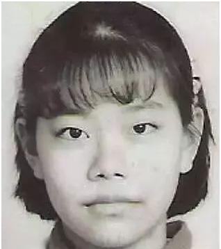 斯容终于从丑小鸭变成女神