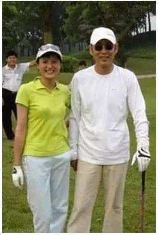 老戏骨陈道明全家福: 妻子是央视主播! 女儿很漂亮却没人娶?