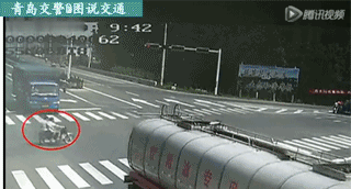 驾驶电动车的童鞋，看了这9张动图，你还敢大意吗？