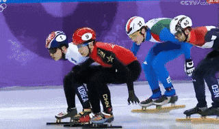 韩天宇第一个冲过终点,然而还没高兴几分钟,就被告知因为犯规而被