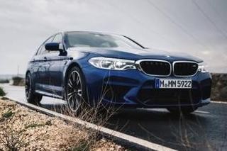 全新一代宝马M5，你的宝马再快也追不回爱Panamera的女人