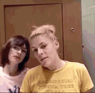 抖音登顶美国热搜!老外玩起中国变装秀,竟一点