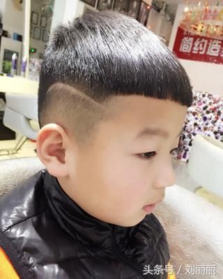 春节让你儿子疯狂一次吧 个性小男孩宝宝发型40款,一定有适合你家孩子