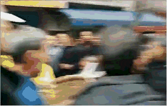 比刺杀警察更可怕的, 是围观者的冷漠